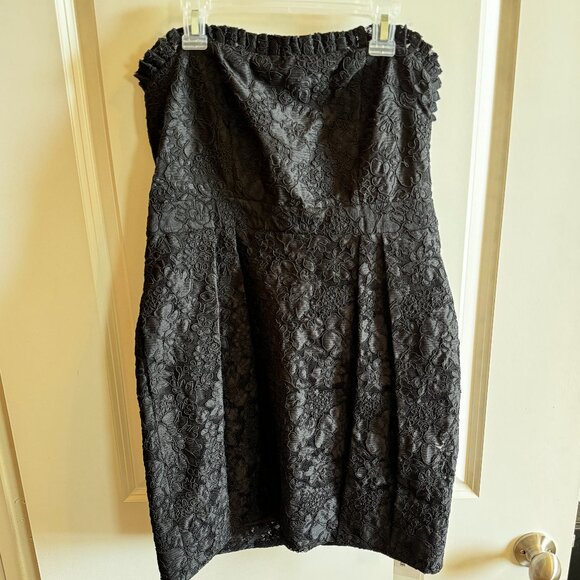 Alice + Olivia Lace Strapless Dress - Picture 3 of 8